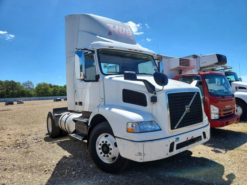 2016 Volvo Vnm