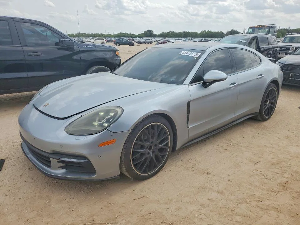 2018 Porsche Panamera