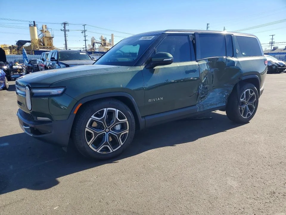 2025 Rivian R1S
