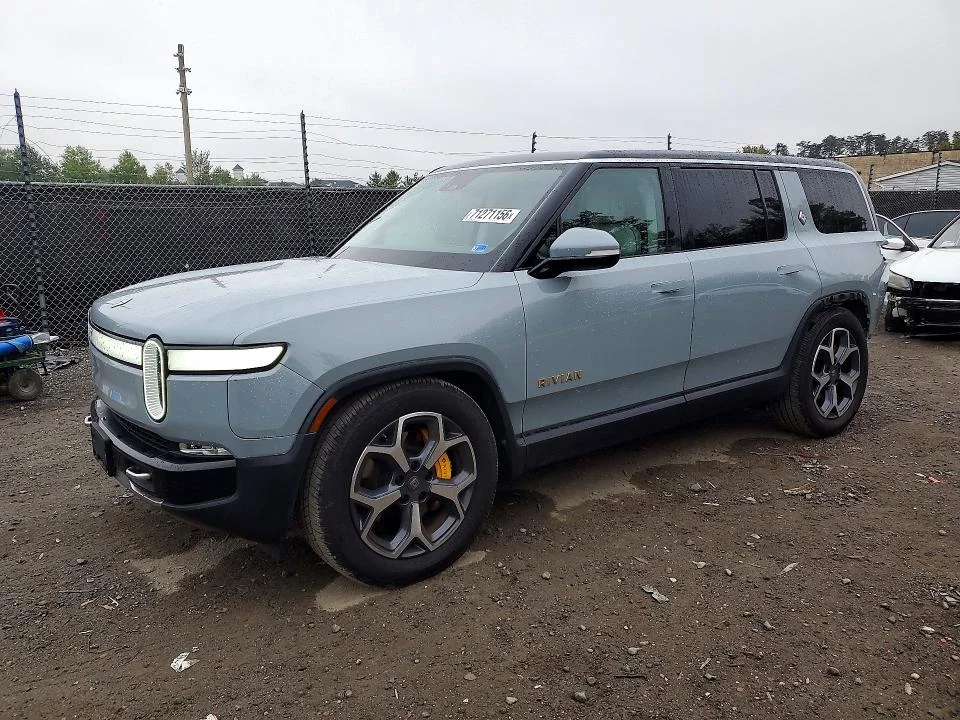 2024 Rivian R1S