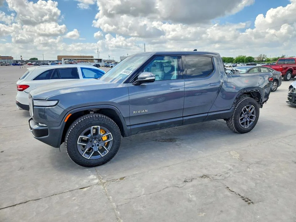 2022 Rivian R1T
